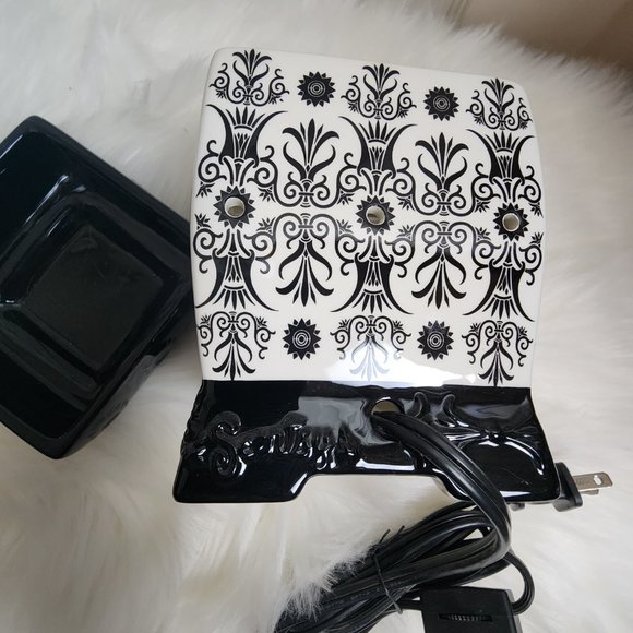 Scentsy Retired Warmer - Boleyn - Picture 8 of 8